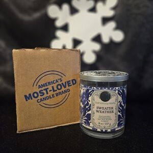 NWT Bath & Body Works Sweater Weather Single Wick Candle - Blue and White